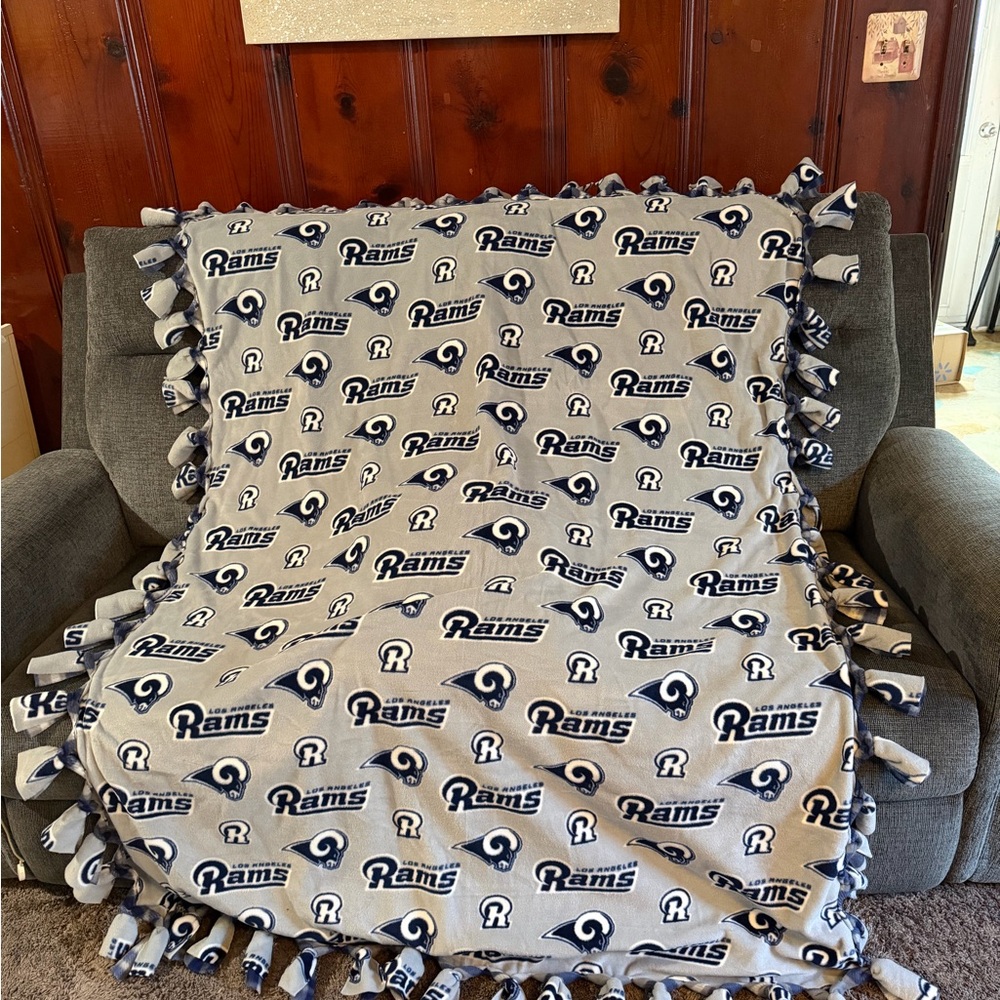 LA Rams Fleece Blanket -Los Angeles Rams Football double fleece blanket.NFL RAMS